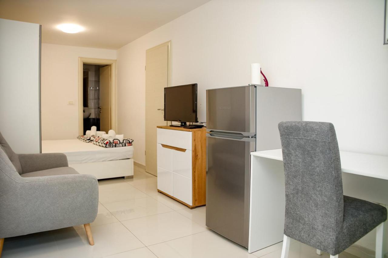 Studio Apartman Hotel Сплит Екстериор снимка