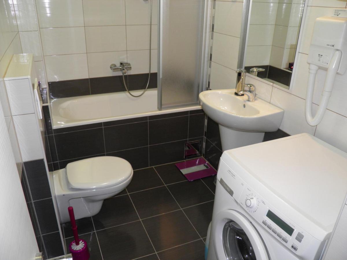 Studio Apartman Hotel Сплит Екстериор снимка